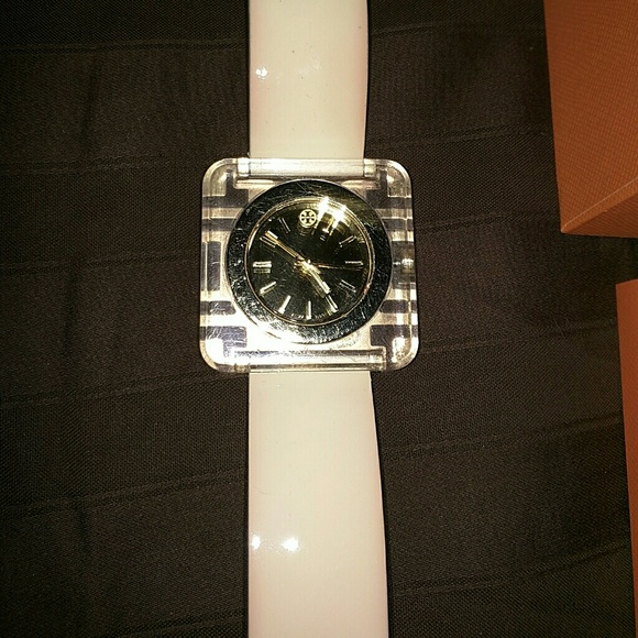 Tory Burch izzie watch - Picture 2 of 3